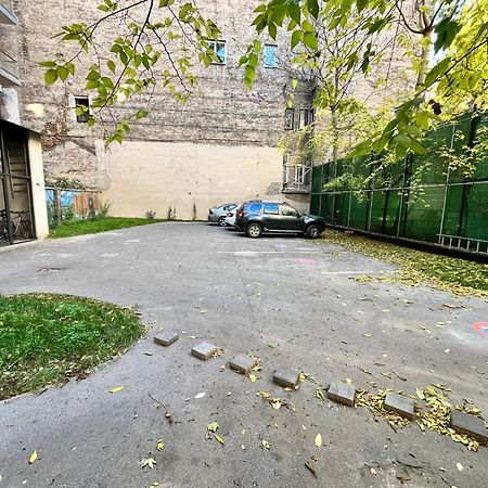Best Seasons La Famiglia Budapest Bagian luar foto